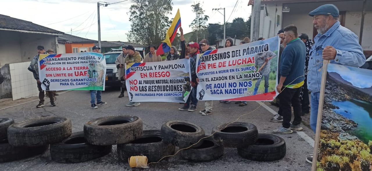 Comunidades campesinas en la vía Cúcuta-Bucaramanga