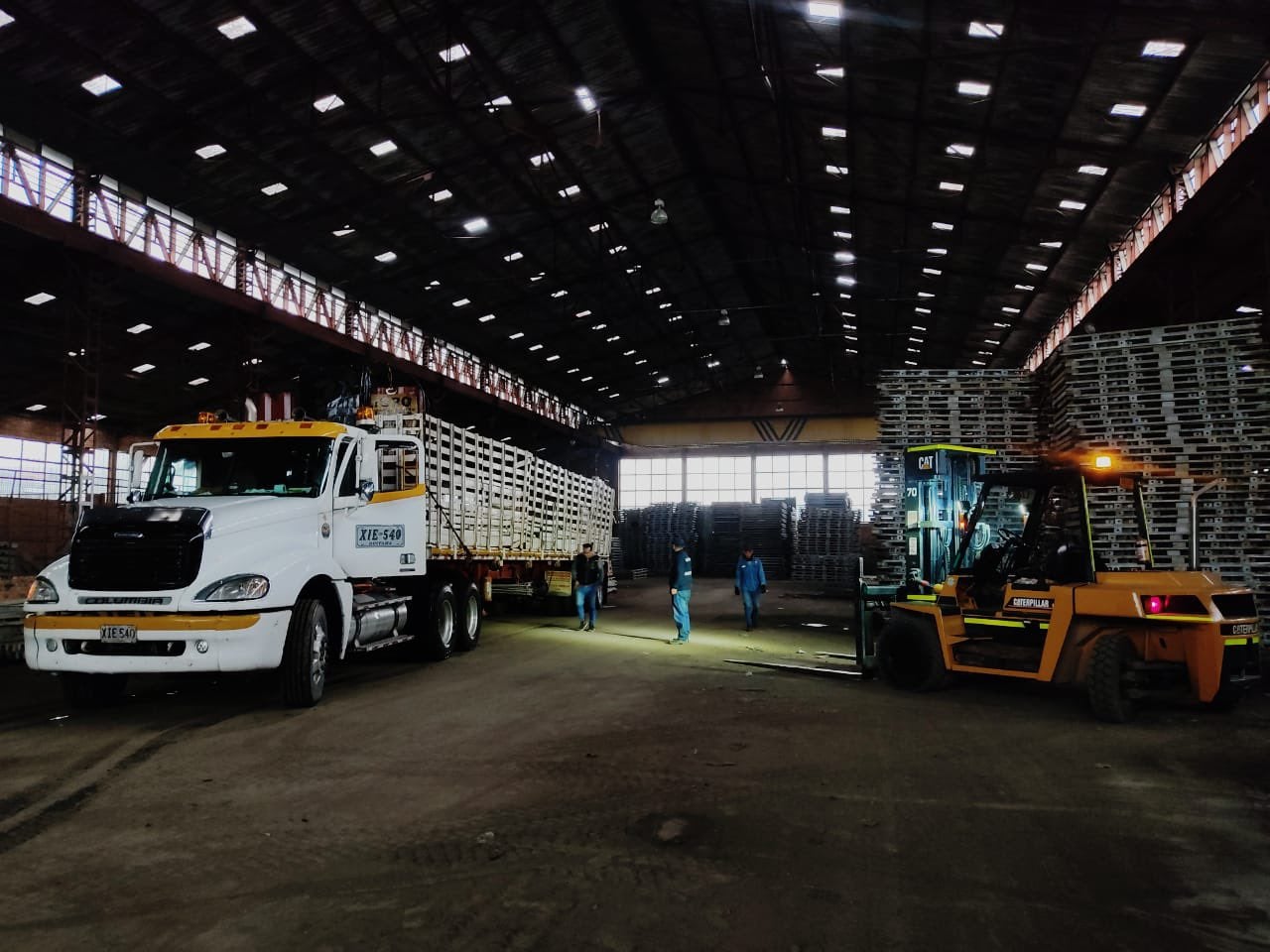 Vehículos de Invias en N.S