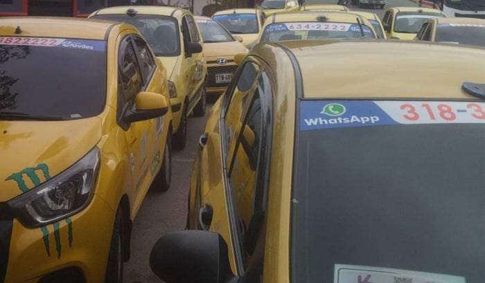 Plan tortuga de taxistas en Bucaramanga