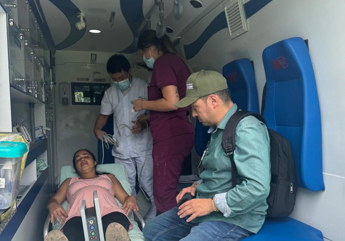 La mujer es atendida en el Hospital Universitario de Santander en donde se haría el parto.