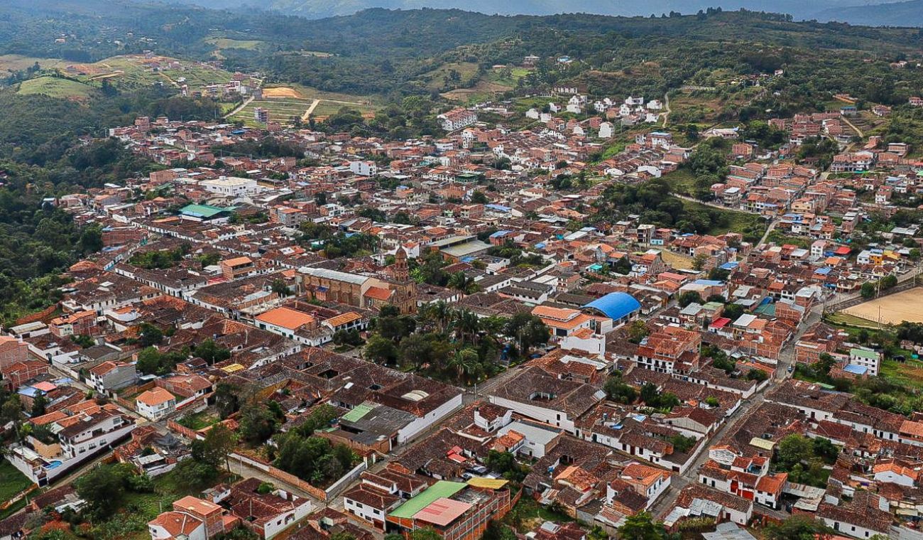 La transformación de la Ruta de Los Comuneros, un corredor estratégico de 458 kilómetros, está en marcha