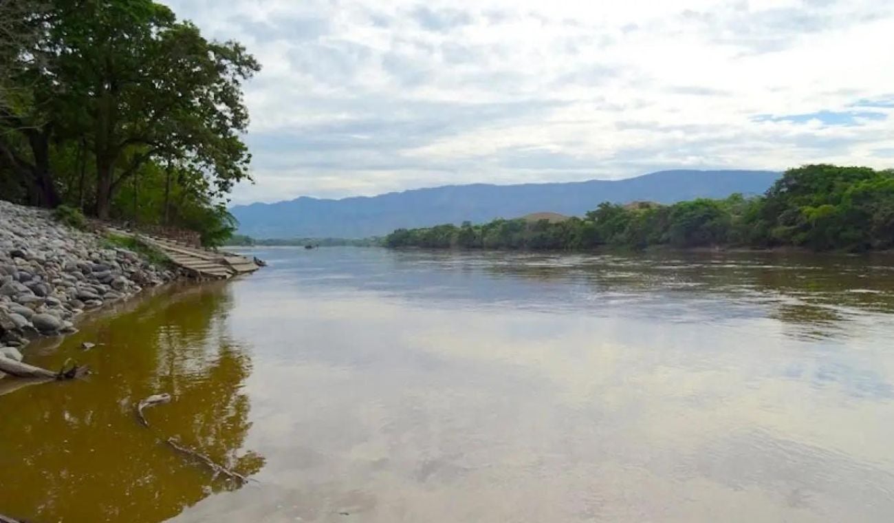 En plena víspera de Navidad, un joven de 23 años de edad pierde la vida luego de saltar a un río