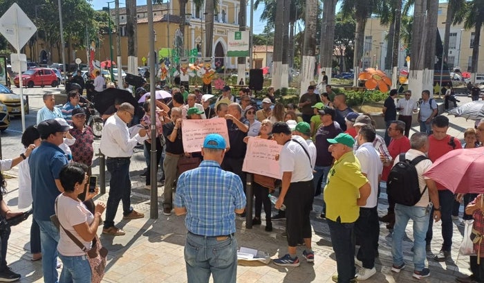 Protesta de ciudadanos bumangueses por el alto cobro del Impuesto Predial
