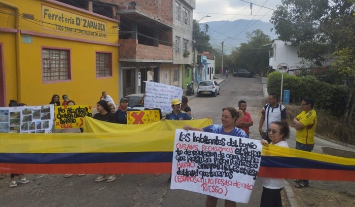 Protesta habitantes del barrio Olas Altas de Bucaramanga