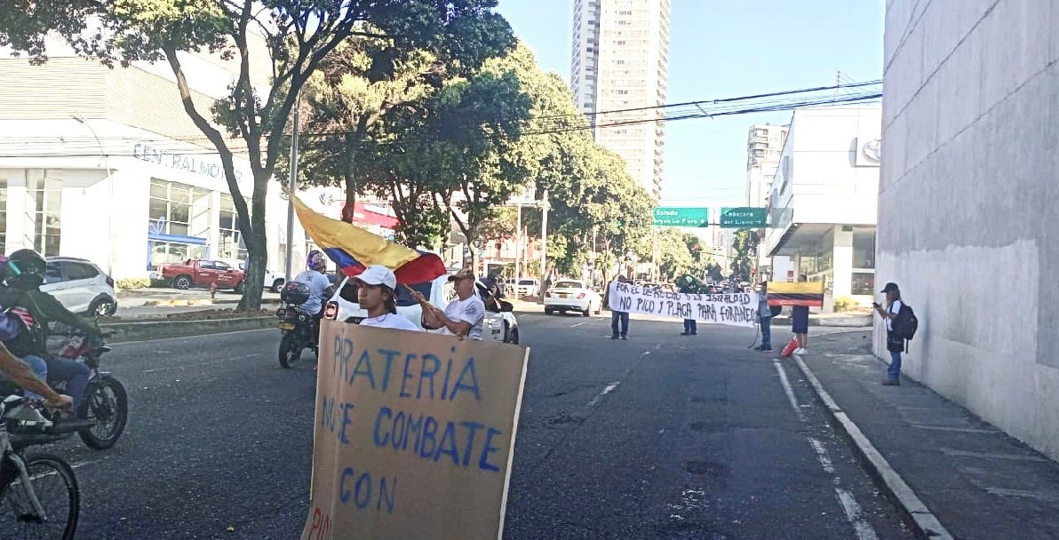 La protesta generó algunas complicaciones en movilidad en la carrera 27 de Bucaramanga.