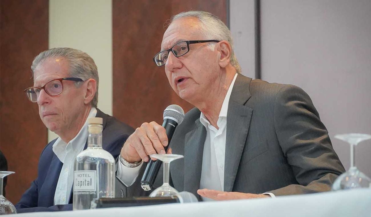 El Ministro de Salud defendió el proyecto de la reforma a la salud en la apertura del Complejo Científico en la UIS.