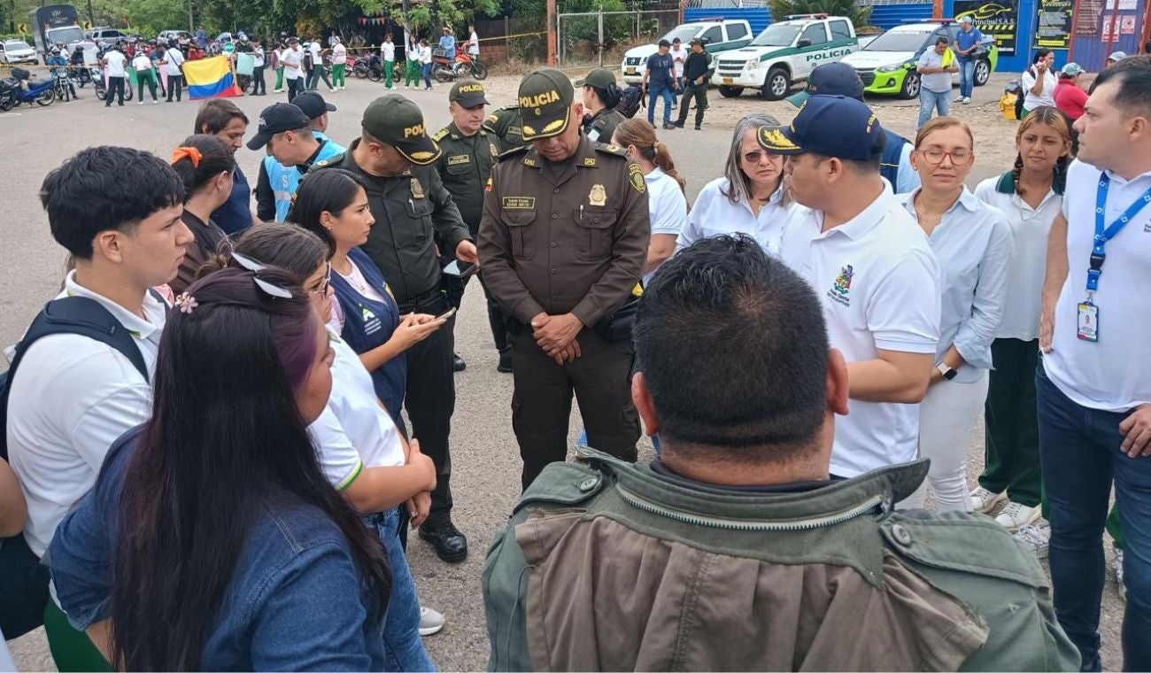 La comunidad reclama soluciones ante la falta de transporte escolar, un problema que sigue sin resolverse pese a reuniones con la Alcaldía.