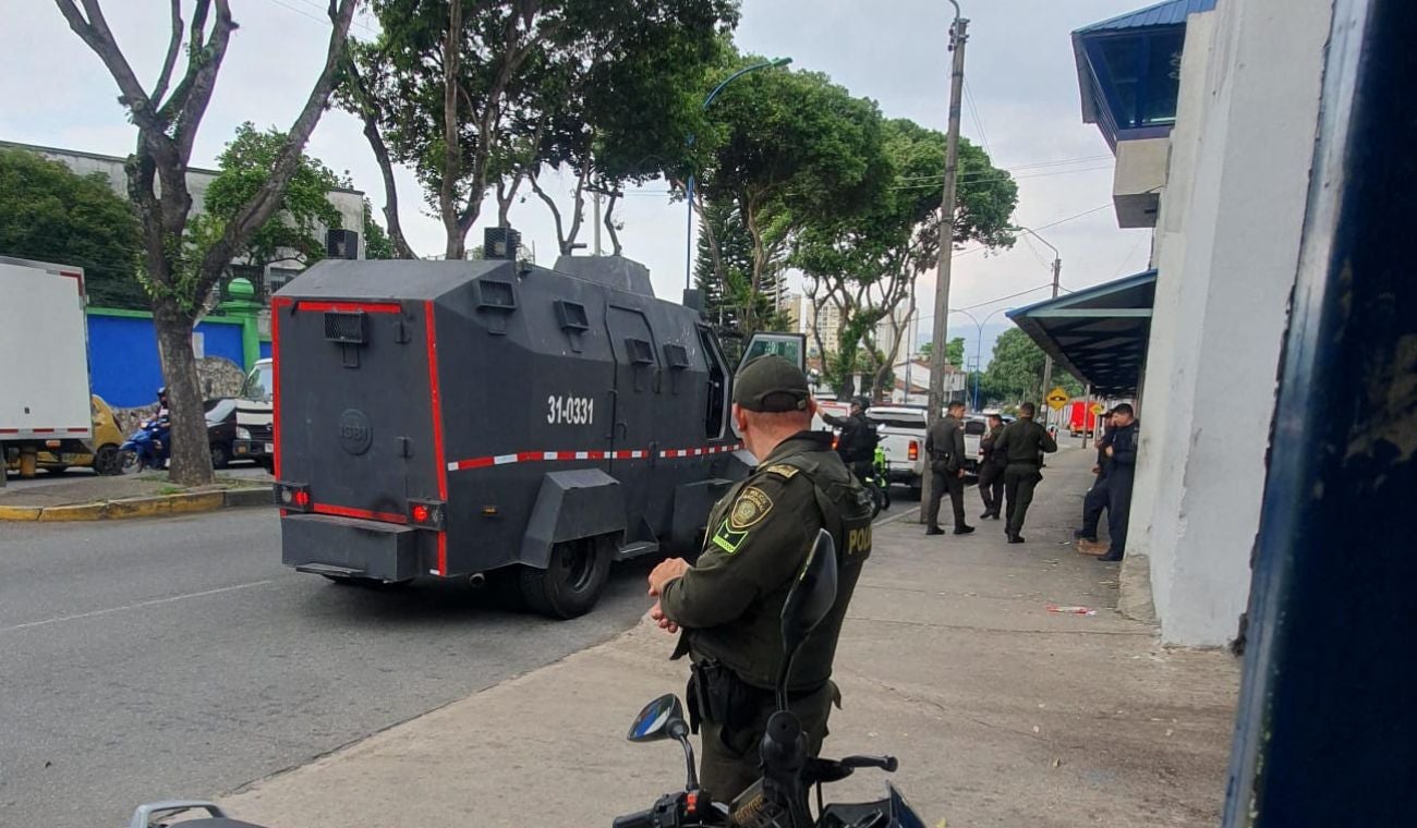 Vehículo que transportaba a los 33 presos que enviaron a la cárcel Modelo de Bucaramanga