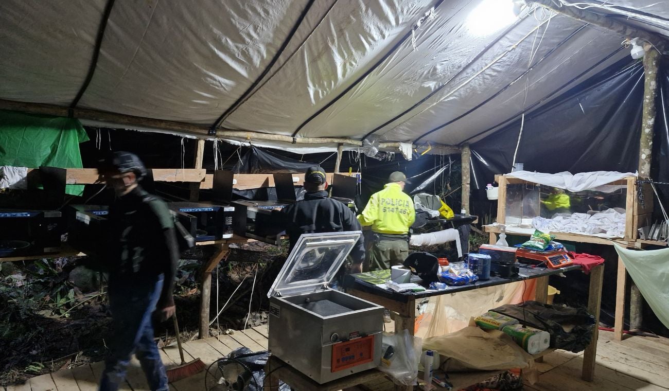 Desmantelan laboratorio de cocaína del Clan del Golfo en Betulia