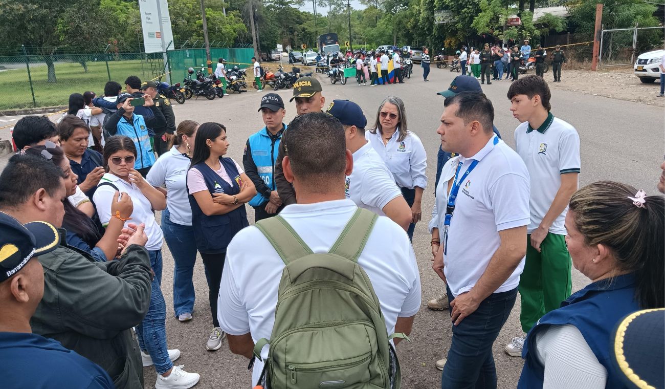 La manifestación terminó en disturbios, luego de que la Policía interviniera para despejar la vía que conecta con el aeropuerto Yariguíes.