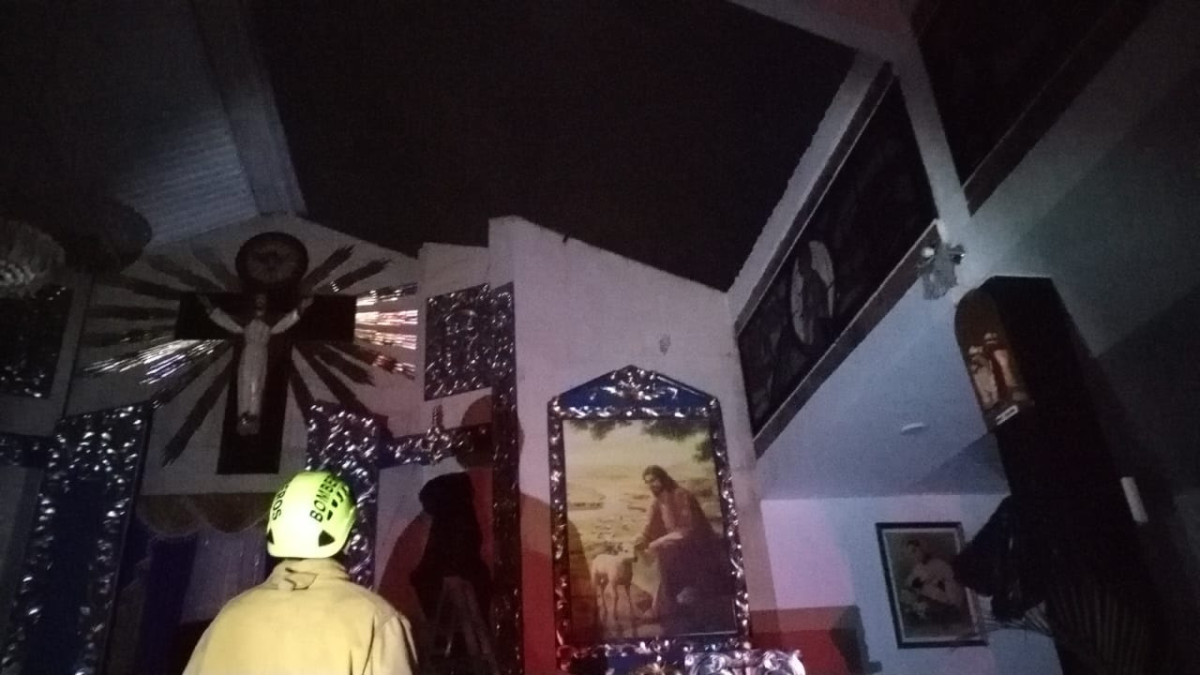 Las fuertes lluvias afecto varias viviendas y la iglesia del municipio.