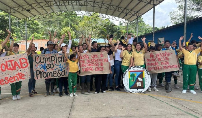 Protesta de estudiantes en Santa Helena del Opón (Santander)