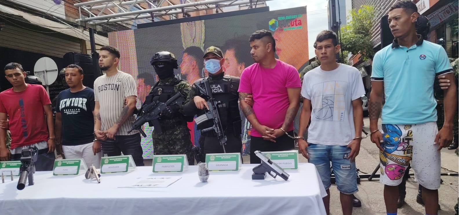 Banda delincuencial AK 47