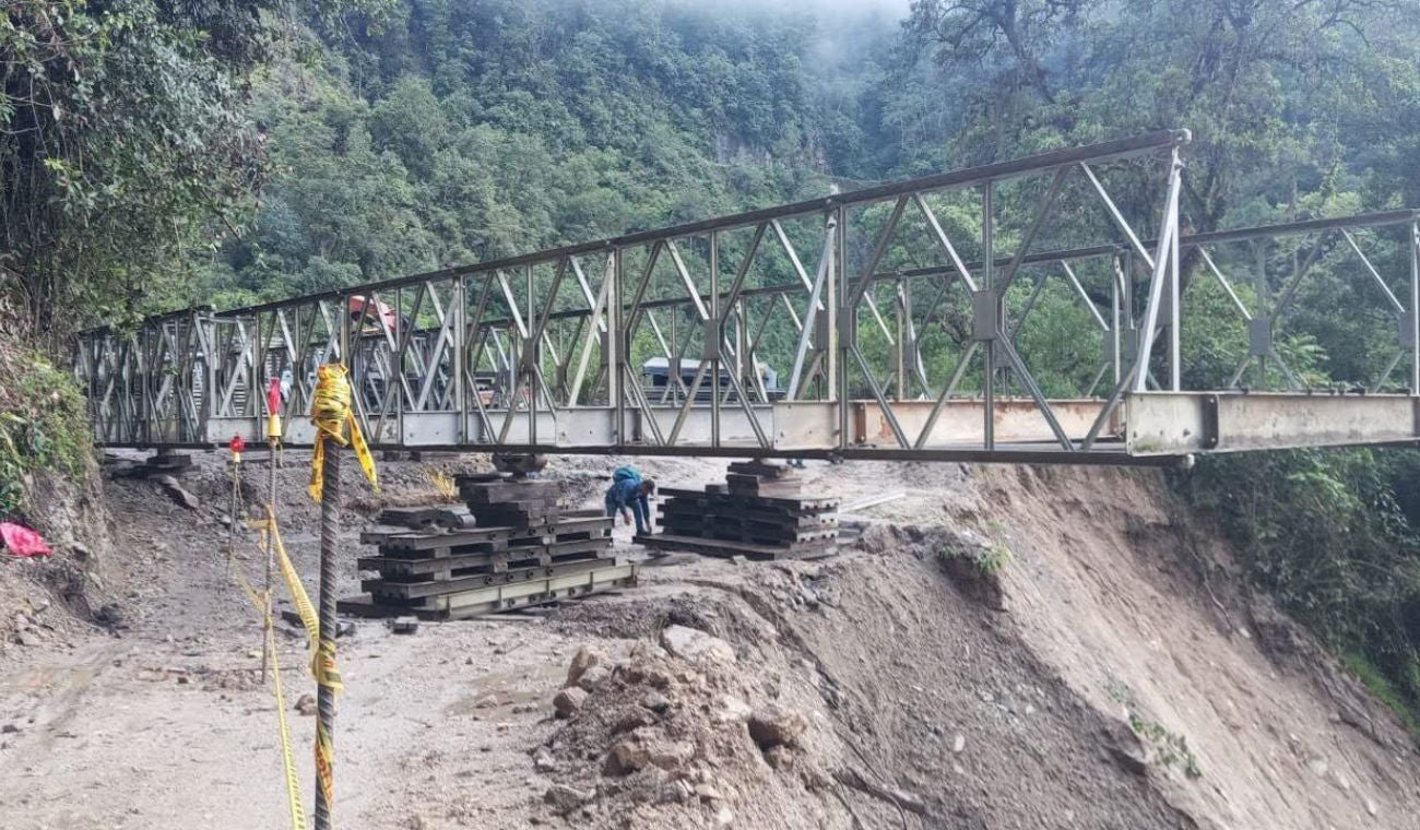 Puente militar en la vía Curos - Málaga
