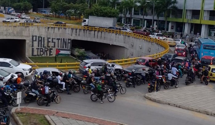 Trancón en Piedecuesta por protesta de motociclistas