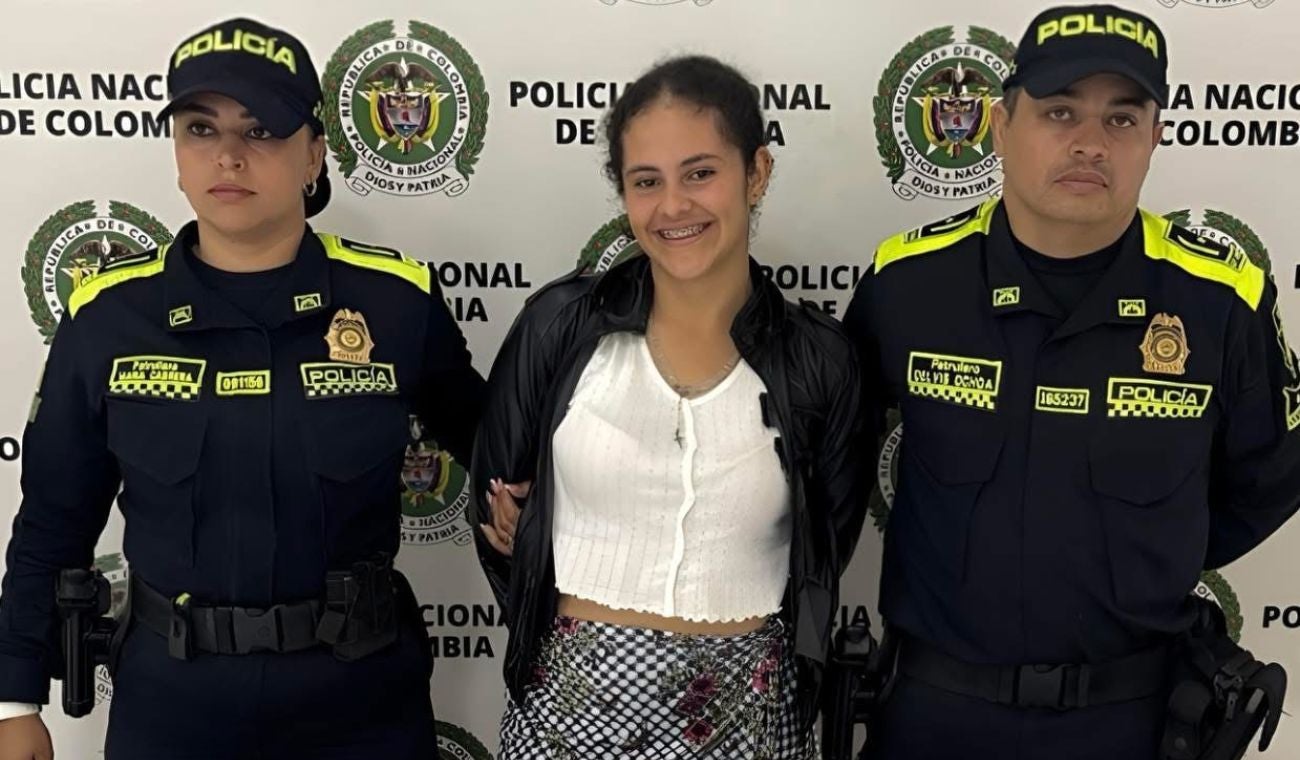Mujer que fue capturada en Floridablanca se ríe de las autoridades