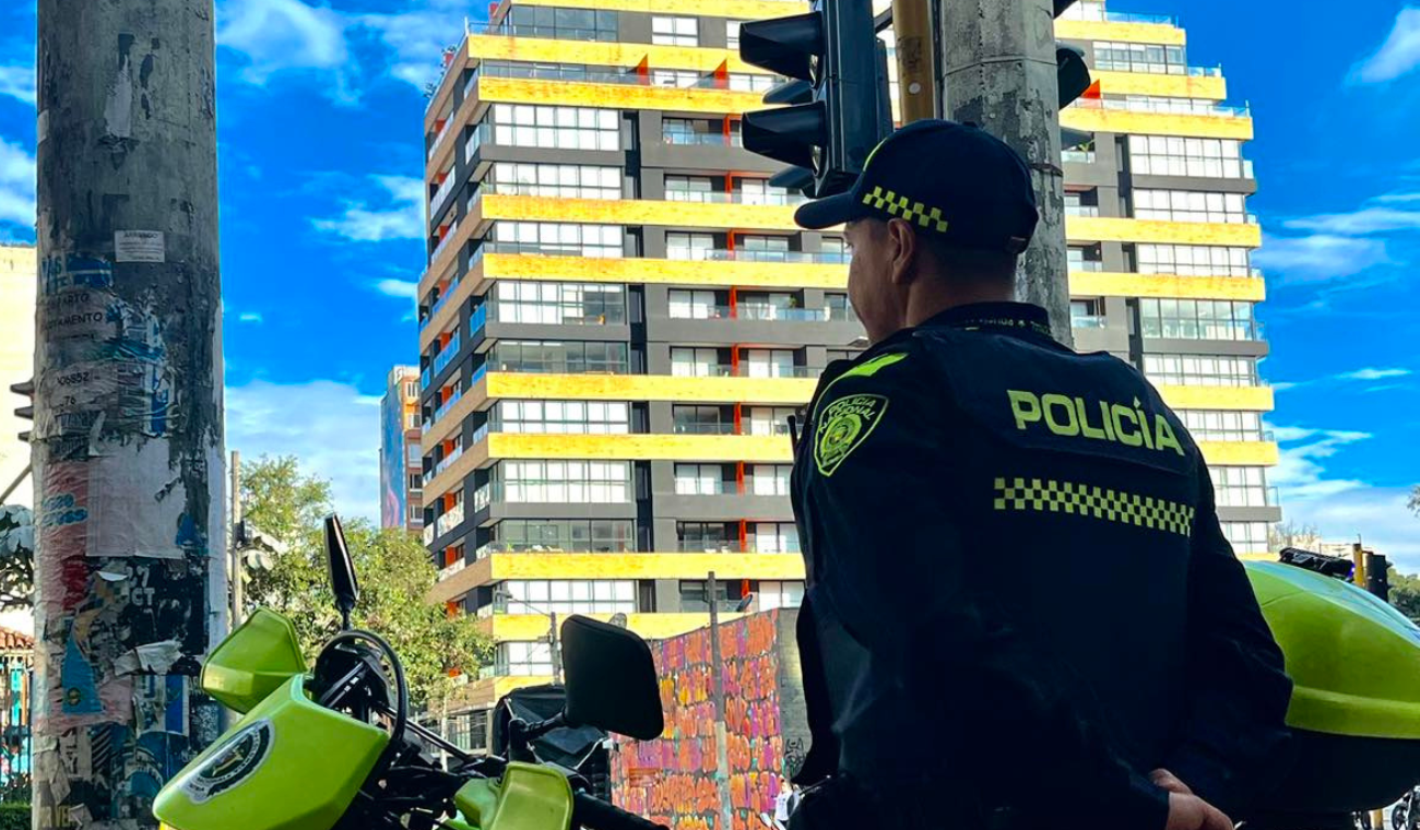 La Policía en Santander adelanta investigaciones para esclarecer los hechos en los que fue hallado el cuerpo sin vida de un uniformado.