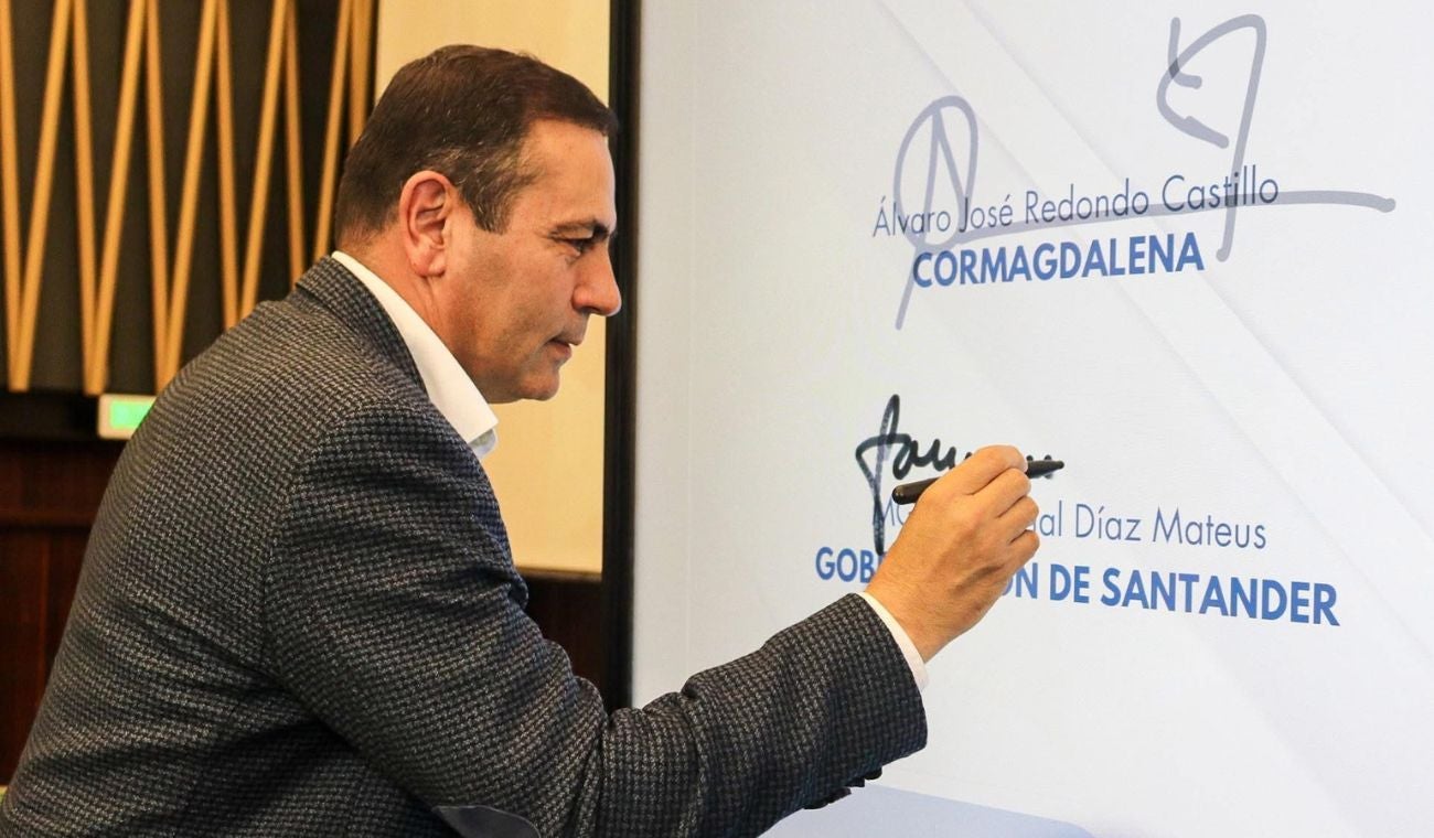 El Gobernador de Santander firmó un convenio con Cormagdalena