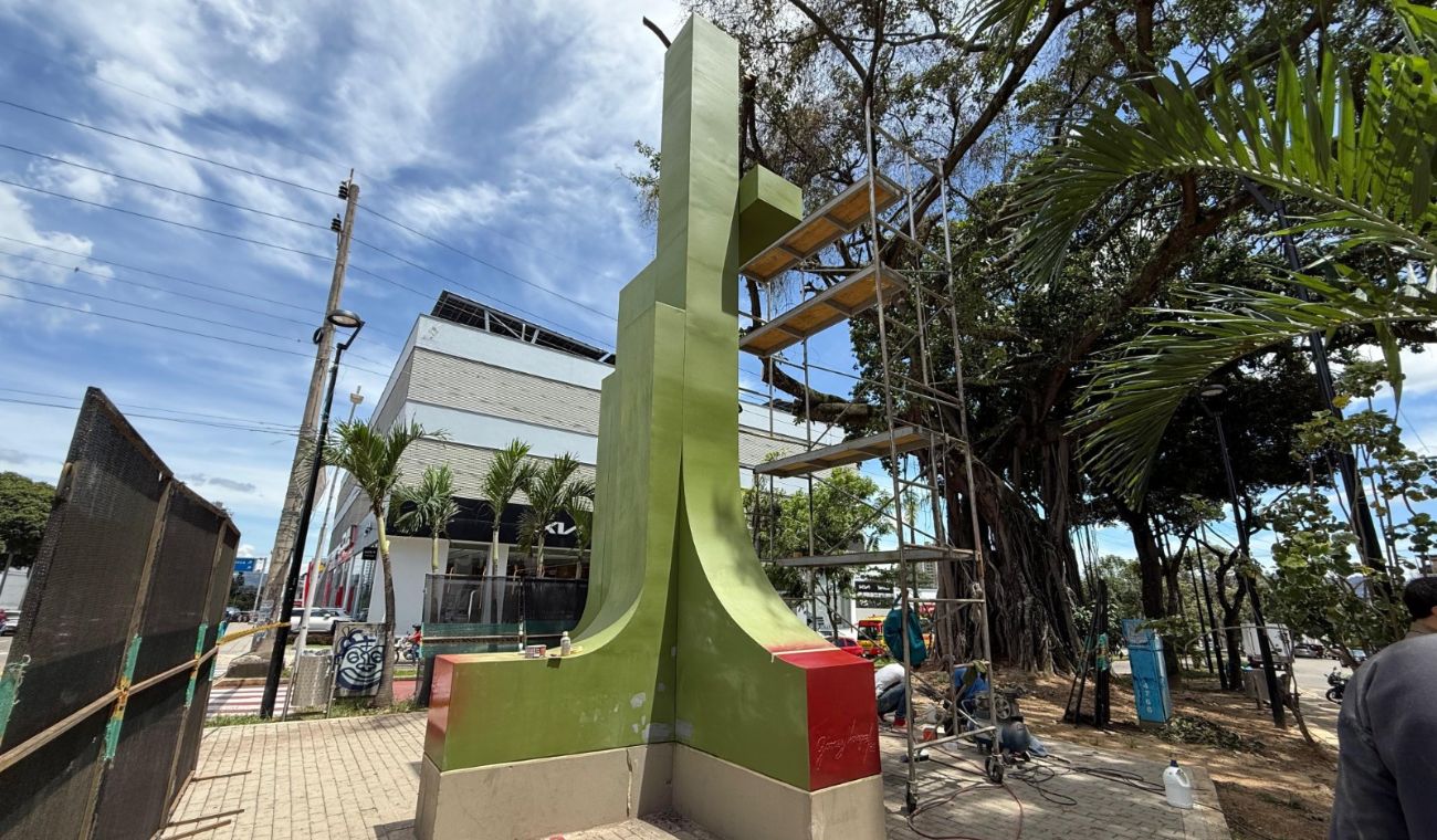 Escultura Puerta del Sol en Bucaramanga