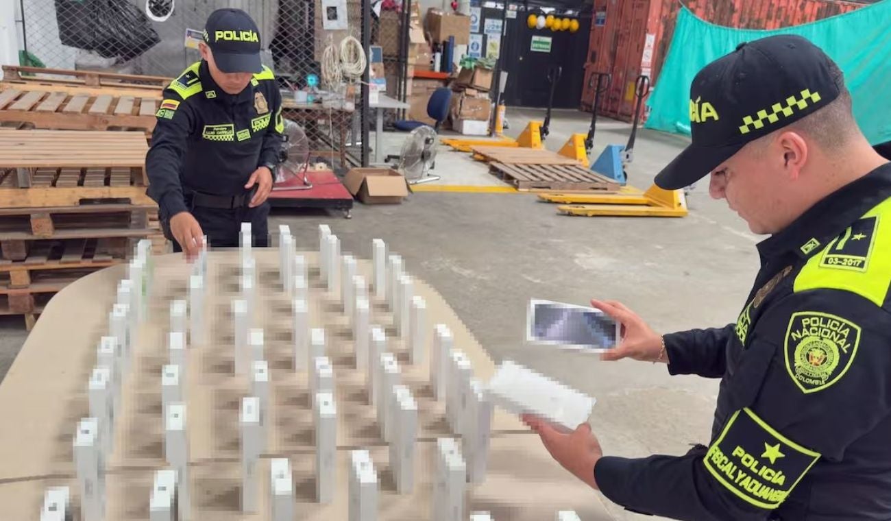 Incautación de celulares de contrabando en Santander