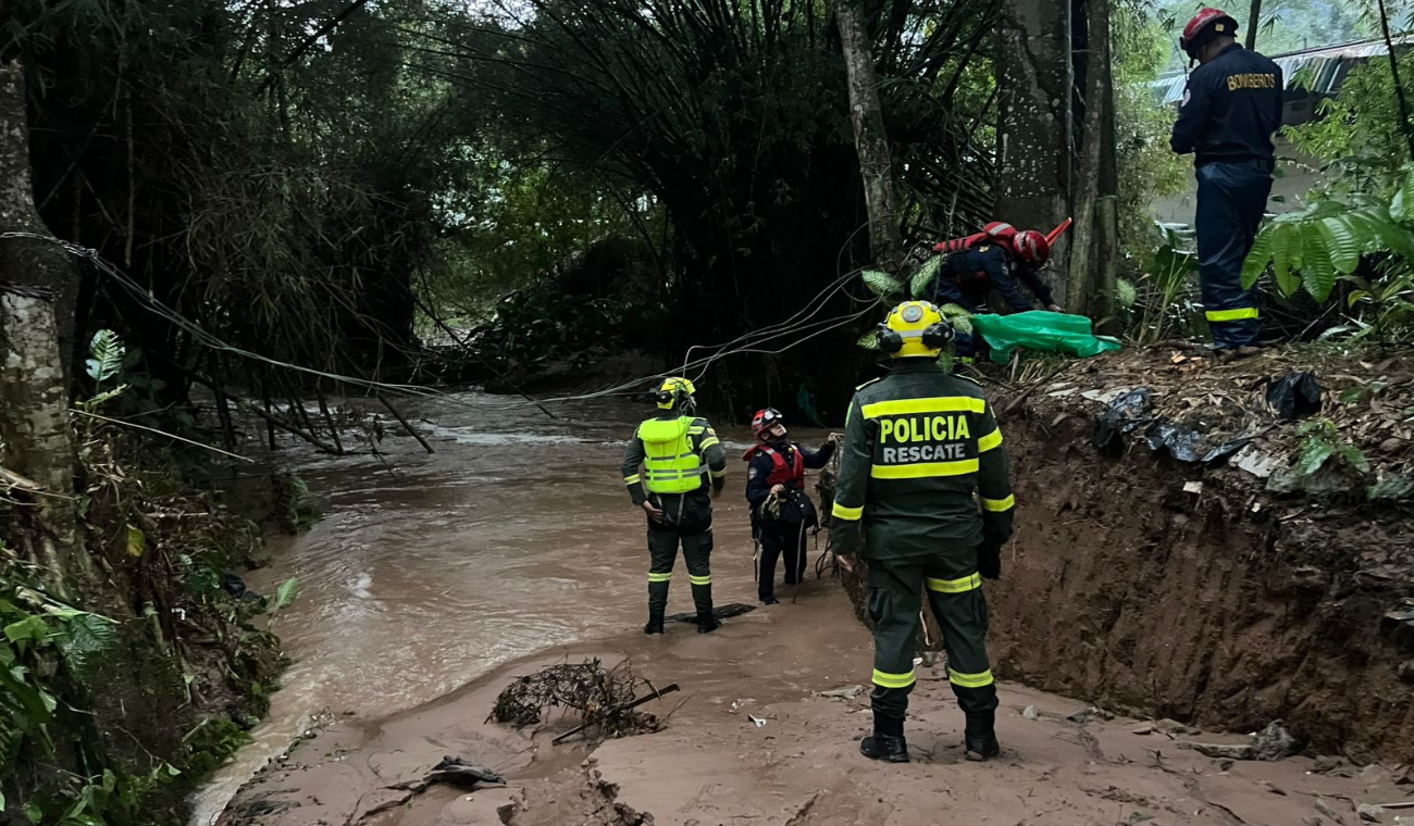 El sector de Acapulco, en Girón, fue una de las zonas más afectadas por las inundaciones causadas por la creciente de afluentes.