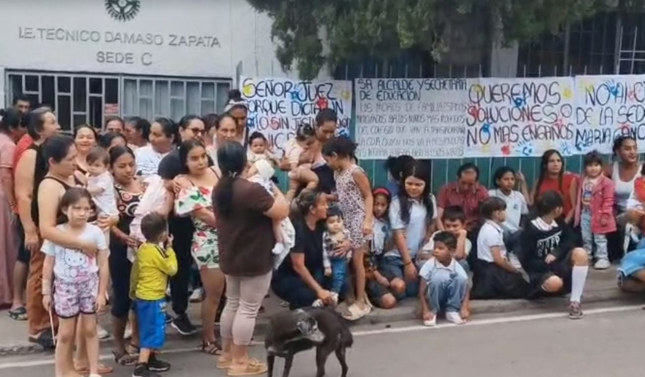 Los padres de familia rechazan el traslado de los estudiantes a otra sede