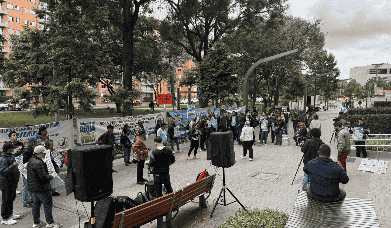 “¡Agua sí, oro no!” Comité por defensa de Santurbán en Bogotá.