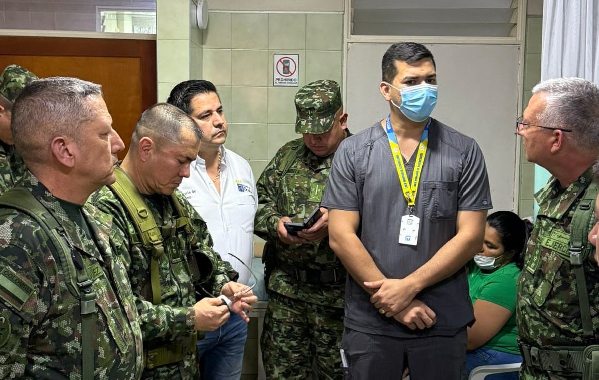 Cúpula militar visita a uniformados heridos en el Catatumbo
