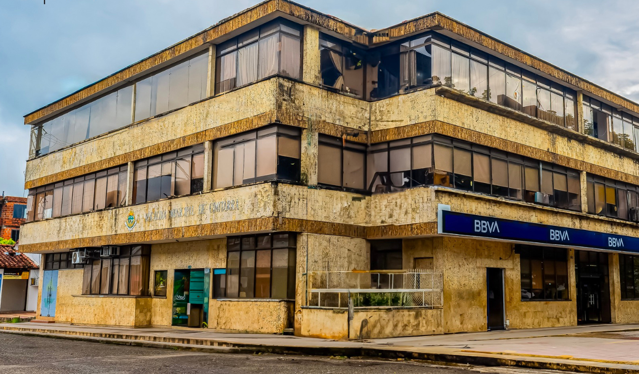 CAS investiga a la Alcaldía de Cimitarra por explotación ilegal de material en el río Guayabito.