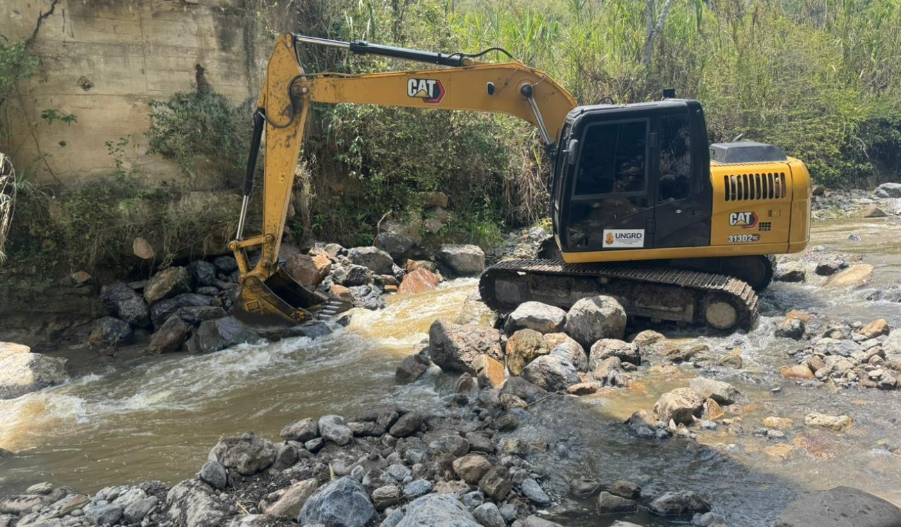 Autoridades atienden la emergencia que mantiene incomunicados a varios municipios.