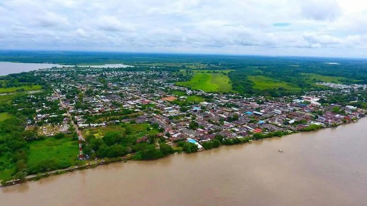 Hay una socavación que tiene en riesgo varios puntos del muelle.