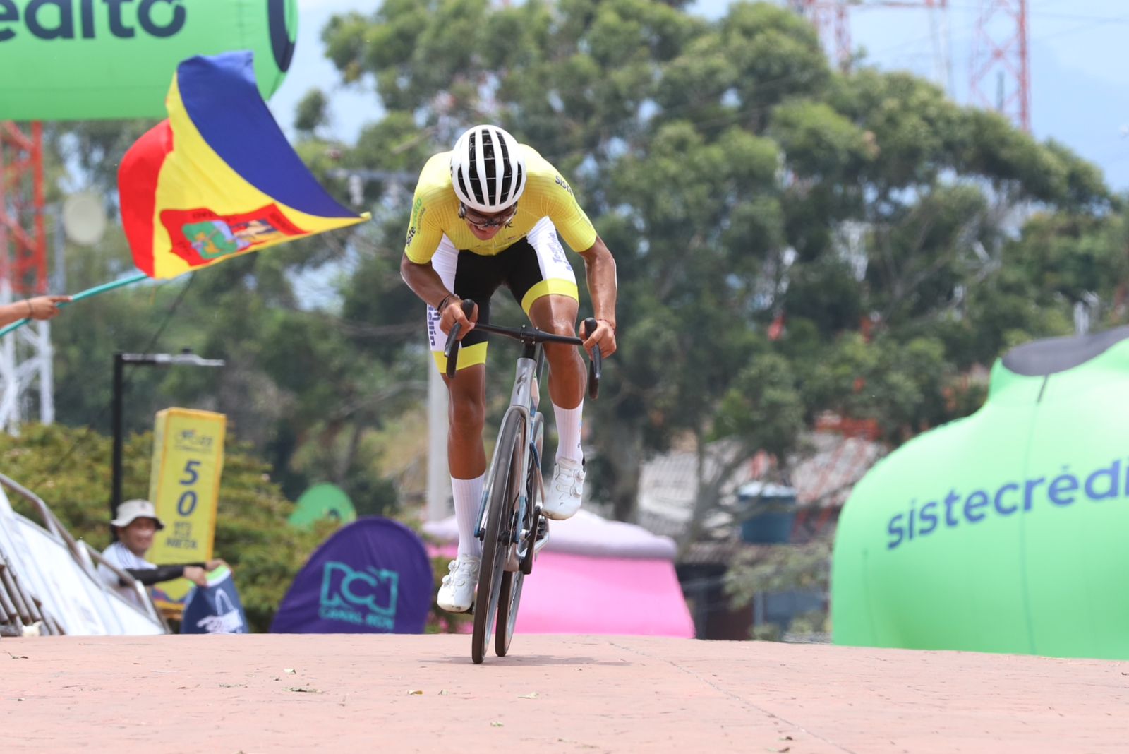 Diego Camargo del Team Medellín, ganador del clásico RCN 2025