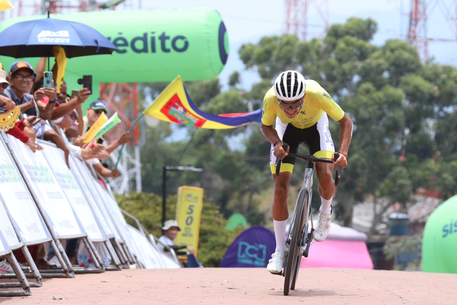 Diego Camargo del Team Medellín, ganador del clásico RCN 2025