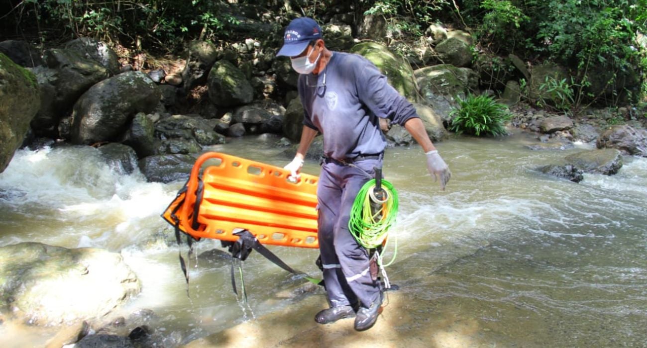 Los cinco ocupantes del campero fueron arrastrados en el momento en el que se presentó la creciente.