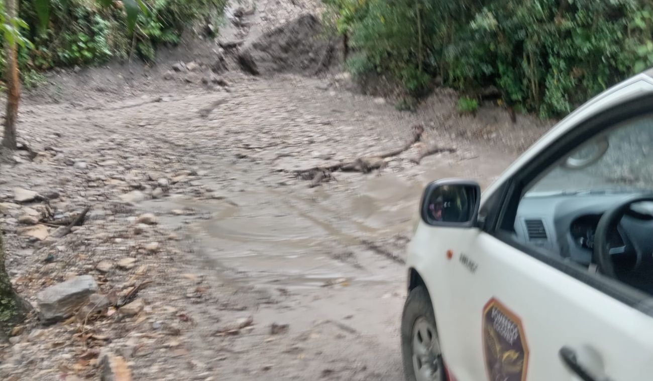 El caudal del río ha venido incrementándose de forma paulatina y que el monitoreo se mantiene activo.