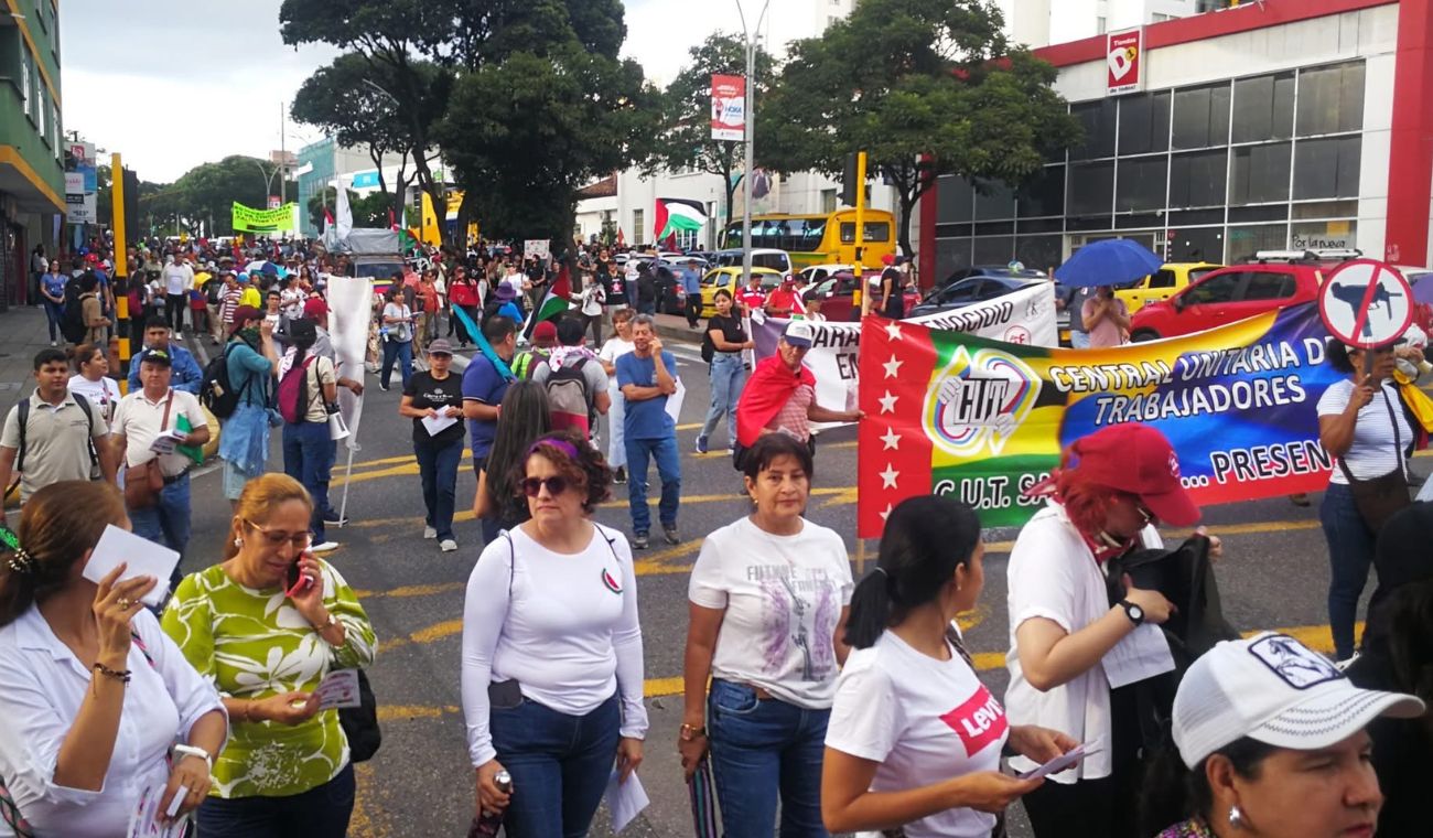 Movilización de educadores en Bucaramanga