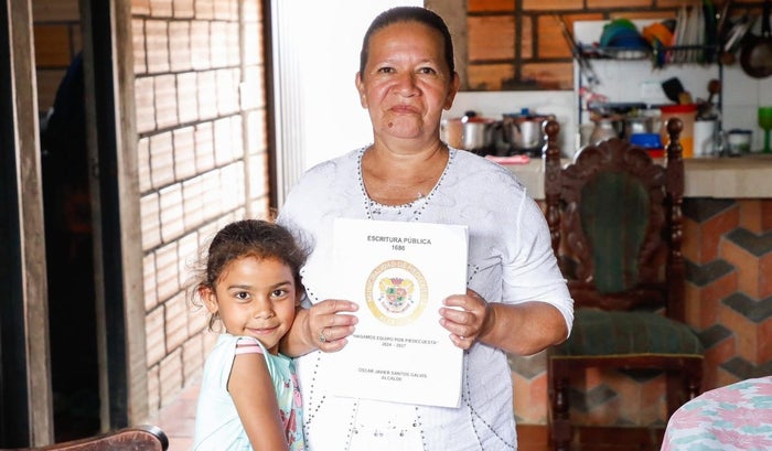 Entrega de casas en zonas rurales de Piedecuesta (Santander)