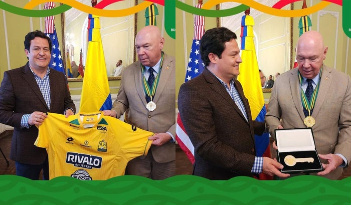 John McNamara, embajador de Estados Unidos en Colombia, visitando Bucaramanga