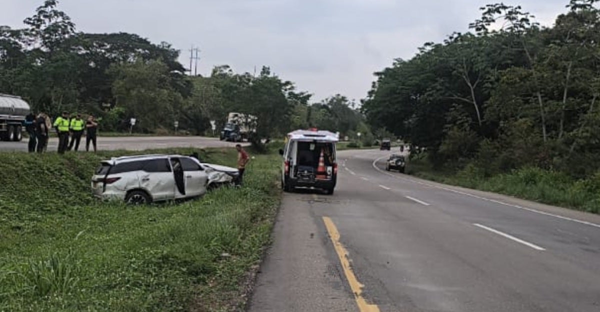Accidente involucró a los músicos y el cantante Sebastián Ayala.