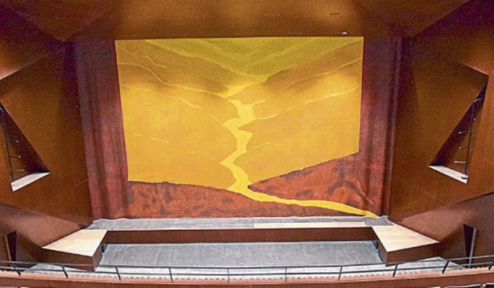 Telón de Boca, obra donada por Beatriz González para el Teatro Santander