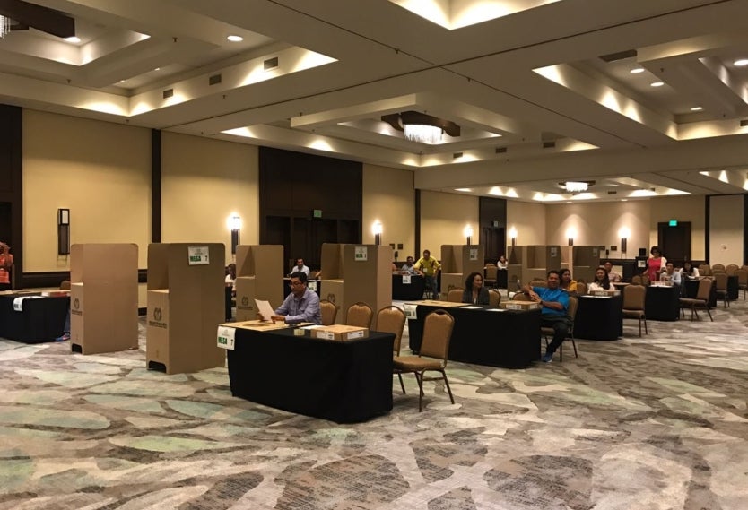 Votaciones en el exterior de la consulta anticorrupción