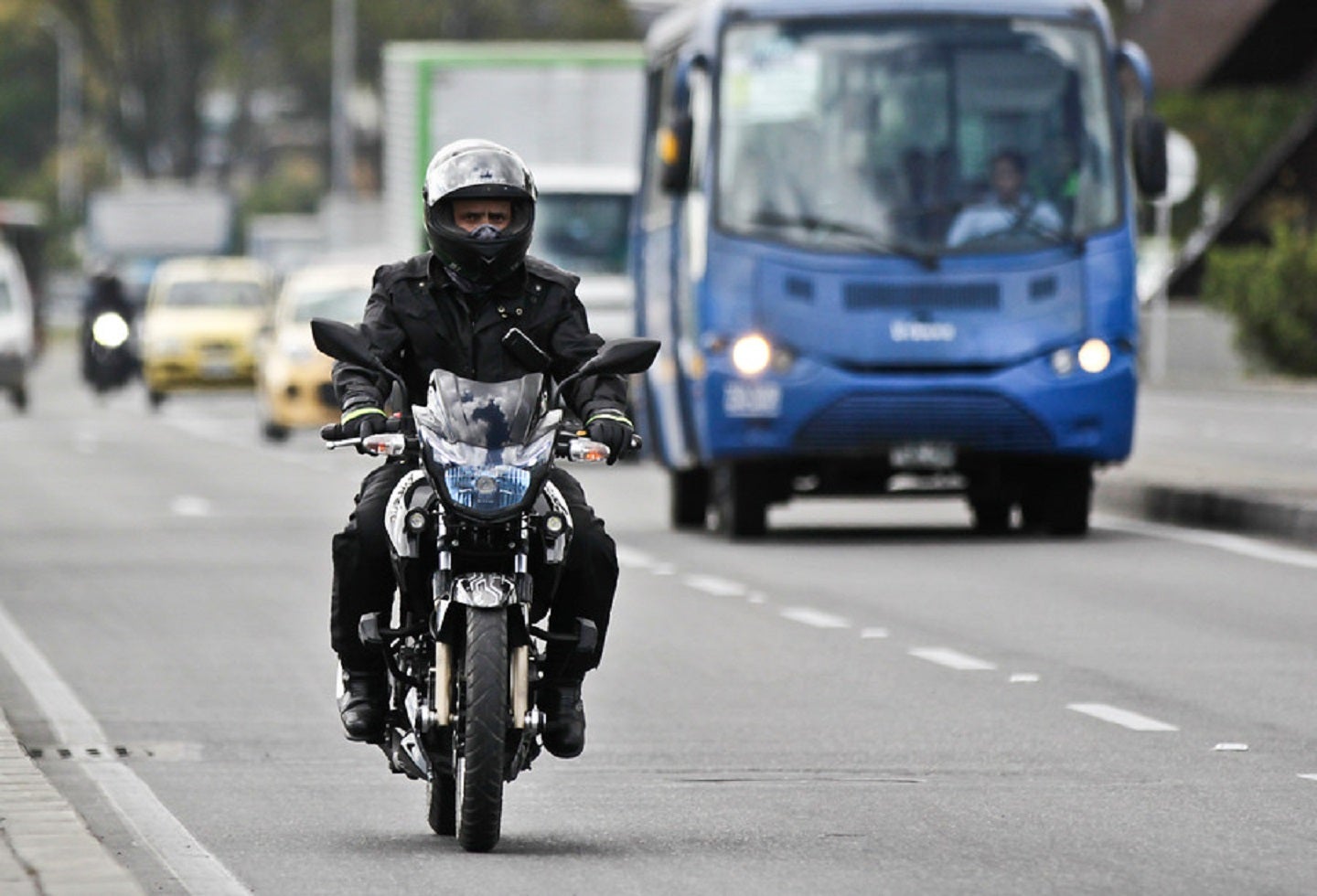 Los cursos se darán de forma gratuita los días martes, miércoles, jueves y sábado de 8:00 a.m. a 5:00 p.m. en el parqueadero del Centro Comercial Calima