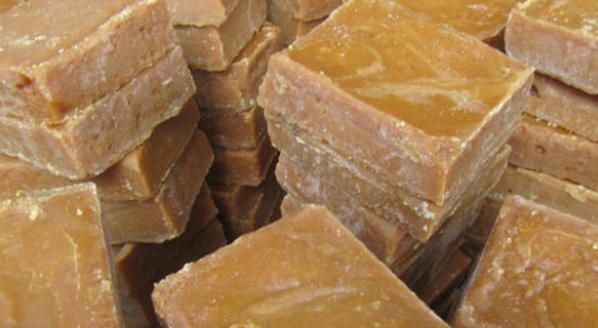 Esta situación además de la comercialización en establecimientos comerciales ha afectado el precio del producto.