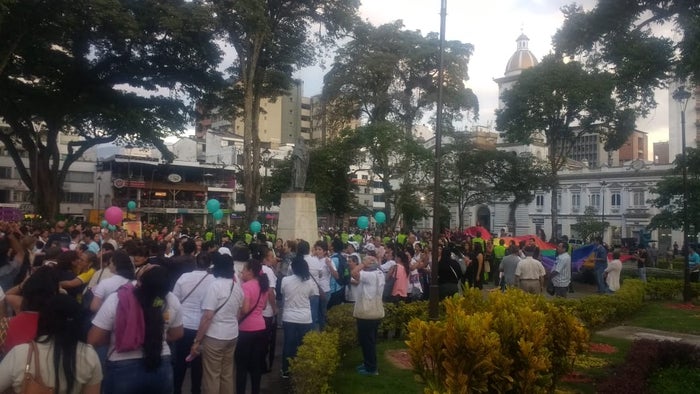 Uniformados de la Policía Metropolitana de Ibagué hicieron presencia en el sitio para evitar alteraciones de orden público.