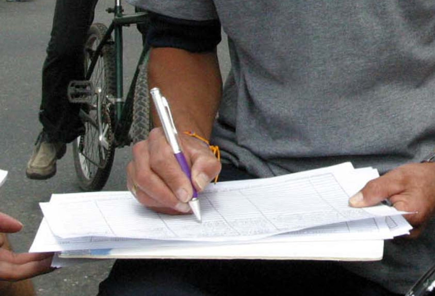 Vuelven a aparecer candidatos por firmas.