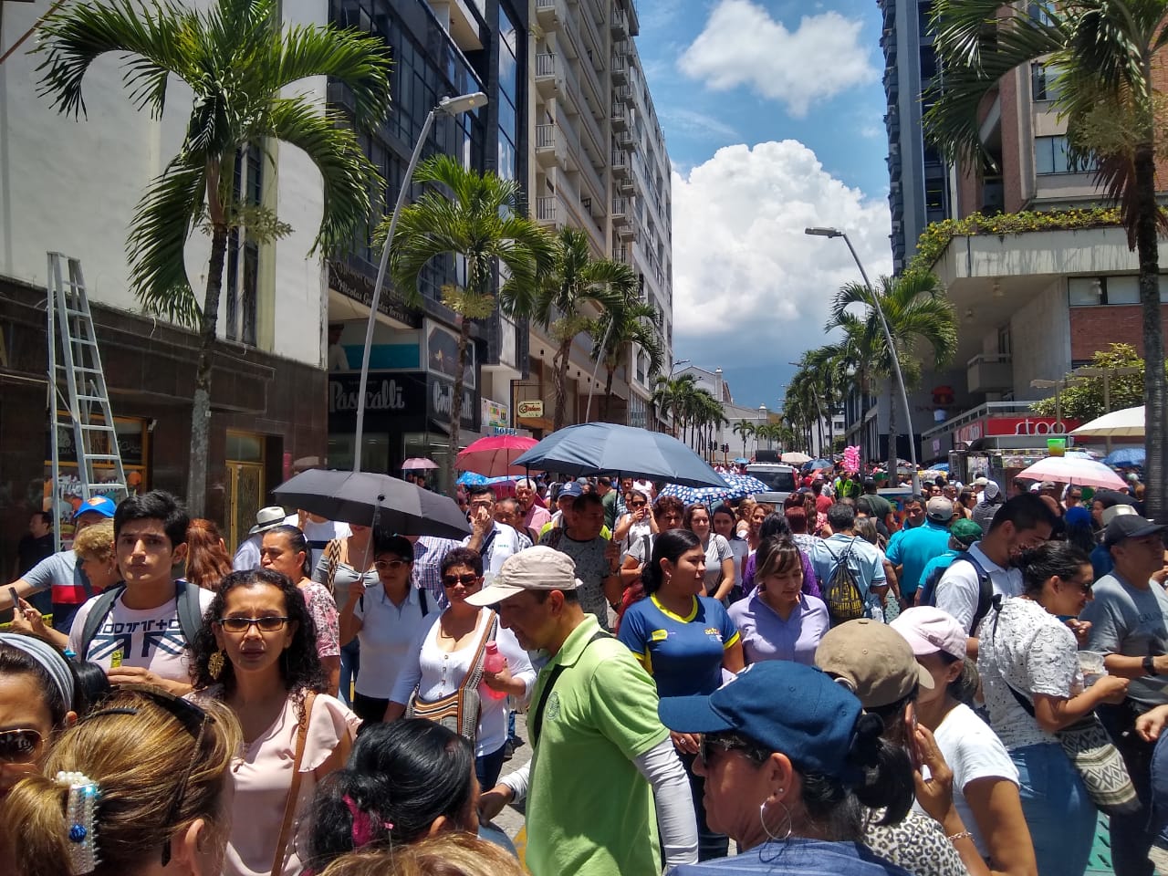 Marcha de maestros en Ibagué.