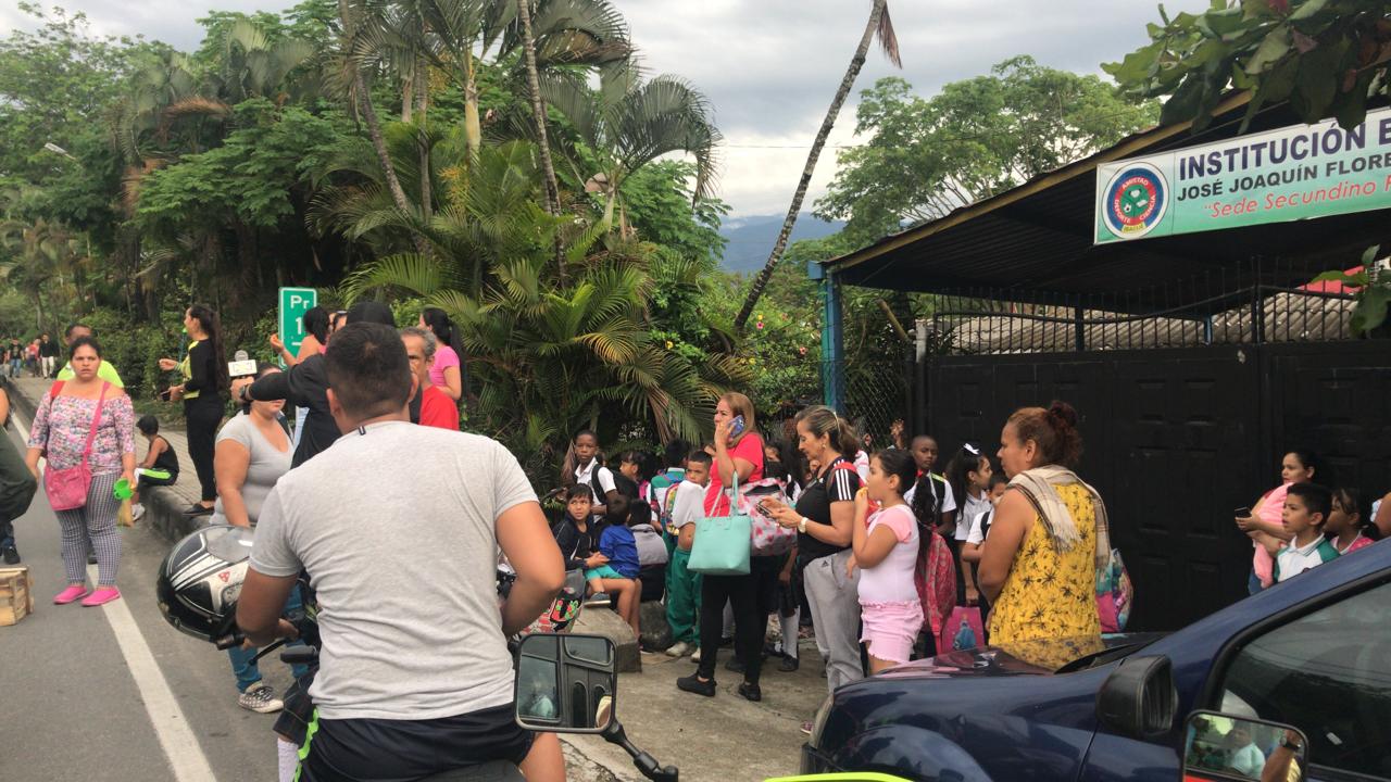 I.E José Joaquín Flórez de Picaleña en huelga