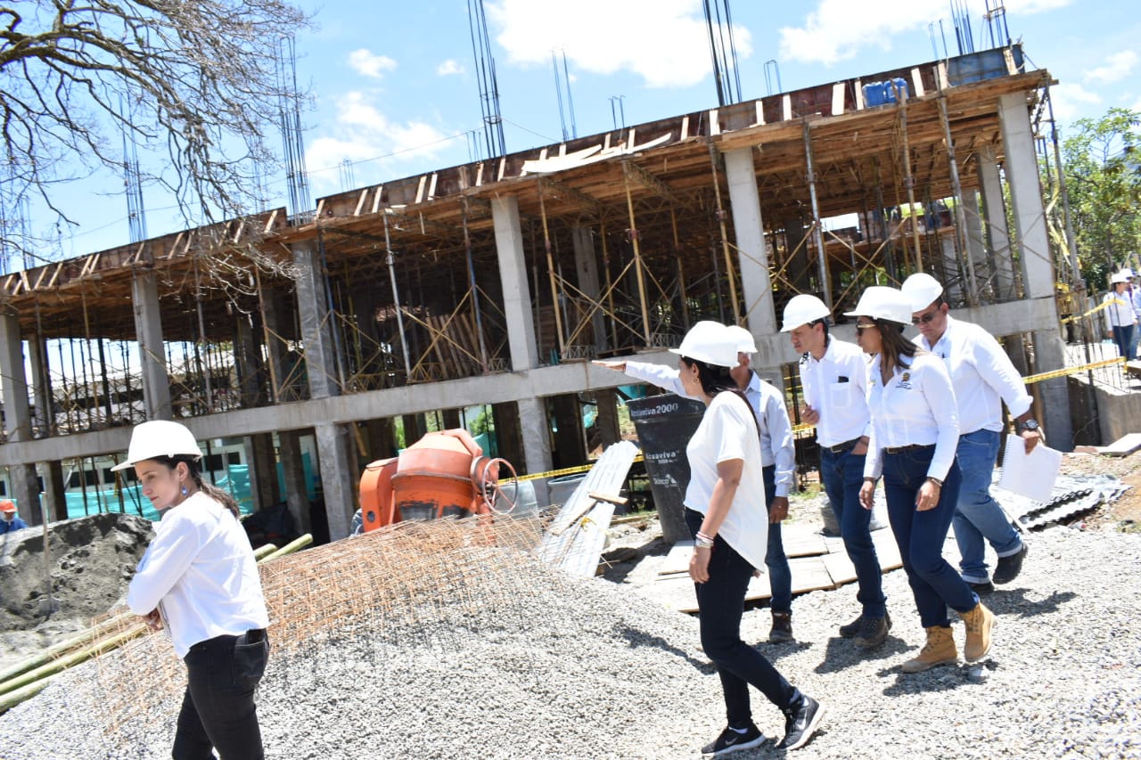 Obras atrasadas de jornada única serán reasignadas por la FFIE