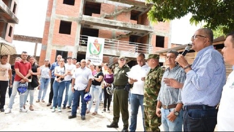 El mandatario seccional advirtió que el proyecto de vivienda fue contratado por el gobierno anterior