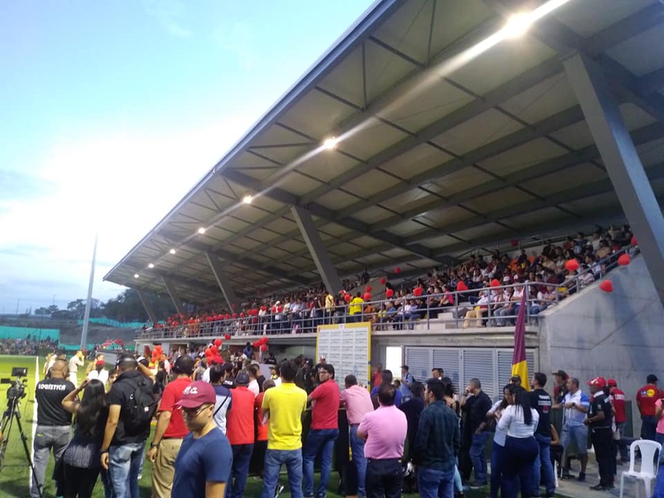 El turno para los estadios ayer entregado el de fútbol en el parque deportivo, hoy atletismo